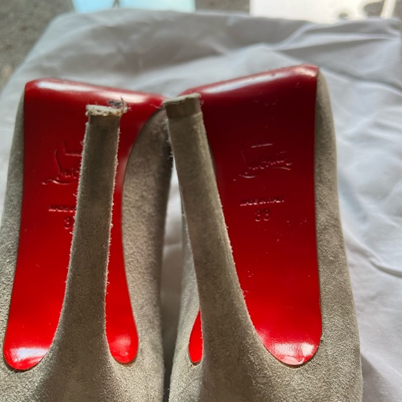 Christian Louboutin Grey suede pumps - Picture 7 of 7